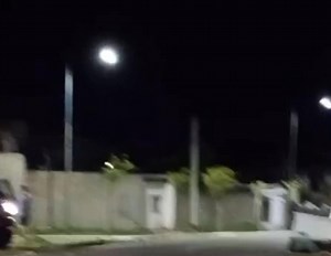 116K views · 648 reactions | DOS HERIDOS EN UN VUELCO EN LA CAPITAL Un violento siniestro vial ocurrió está madrugada, alrededor de las 2:00, en avenida Latzina y Victor Mauvecín. Por causas a determinar, el conductor de una Ford Ecosport terminó volcando, resultando heridos los dos ocupantes del vehículo que debieron ser hospitalizadas. Efectivos policiales tomaron intervención en el lugar. | Radio Valle Viejo | Facebook