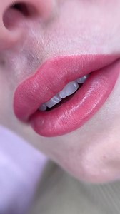 Stunning and precision lips permanent makeup 殺 Lips right after the...