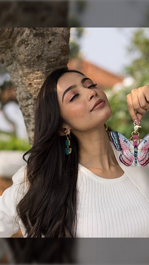 Accessorize your look with Anuschka's range of premium leather accessories. From key charms to wristbands and pouches in various hand-painted designs, you will get a variety to choose from. Check out our collection now on our website https://anuschkaleather.com/ . . . . #AnuschkaLeather #AnuschkaBags #Anuschka #AnuschkaLife #InternationalBrand #HandPainted #PaintedLeather #HandCrafted #LeatherBags #CrossBodyBag #PremiumBrand #PremiumQuality #Fashion #WomenFashion #Fashion #LatestTrends #Accessor