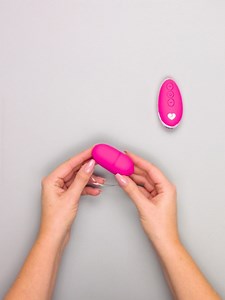 Watch 70455 Thrill Seeker Remote Control Love Egg Product Video on Amazon Live