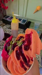 في الحر الشديد، يبقى للاستمتاع بالآيس كريم طعمٌ خاص. 🍦☀