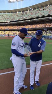 Matt Kemp receives the Dodgers’ 2018 #HeartAndHustle Award! | Los Angeles Dodgers