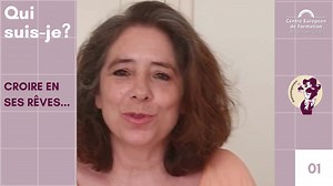 2.7K views | Aujourd’hui, dans ce nouveau tutoriel, Sandra vous propose de découvrir comment réaliser un tempérage de chocolat blanc au beurre de cacao. L’objectif ? Un cerclage d'entremets, des décors pour des macarons ou encore des petites pastilles avec votre logo !  Une chose est sûre, nos élèves ont du talent ! ✨ | Centre Européen de Formation | Facebook