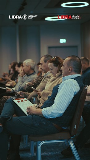 11 reactions | La Friends & Trends Sibiu am întâlnit antreprenori vizionari, conectați la realitate și pregătiți să transforme provocările în oportunități. Am discutat despre adaptare, despre cum schimbarea poate deveni motorul creșterii și despre curajul de a face pasul următor. Mulțumim comunității de business din Sibiu pentru energia, ideile și deschiderea care ne-au arătat că viitorul se construiește împreună! | Libra Internet Bank | Facebook