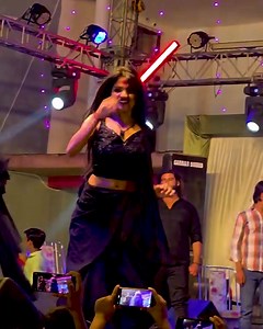 302K views · 22K reactions | Mahi-Manisha ने स्टेज पर आते ही मचा दिया धमाल! हर मूव पे तालियों की गूंज, हर ठुमके पे पब्लिक झूमी  इस डांस वीडियो को देखे बिना स्क्रॉल मत करना!  | Manisha Jha | Facebook