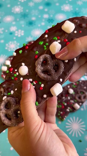 Christmas bark is the best! Less than a week till Christmas 🎄 #xmas #christmasbark #baking #christmastok #food #recipe #christmasrecipe #asmr #chocolatebark #hotchocolate #christmas #diy #howto #chocolate #candy #hershey #asmr #winter #pretzels #mandms #marshmallows #lickyourphone #satisfying #oddlysatisfying #candystore #candyfunhouse #snacks #foodie #foodstagram | Candy Funhouse