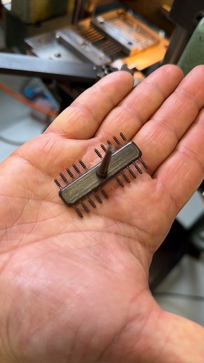 Wir spritzen unsere eigenen Isolatoren #Modelleisenbahn #sommerfeldtgmbh #modelrailroad #modelrailway #modeltrains #modellbahnanlage #railway #trainminiature #märklin #modellbau #modelbuilding #trainphotography #nscaletrains #modelleisenbahnh0 #modelismeferroviaire #toystagram #toy #1zu160 #modeltrainlayout #train #modellbahn #trains #eisenbahnromantik #modellplan #bemo #sommerfeldtoberleitung #sbbmodellbau #rhbmodellbahn #sbbrhb | Sommerfeldt Oberleitungen Stromabnehmer GmbH