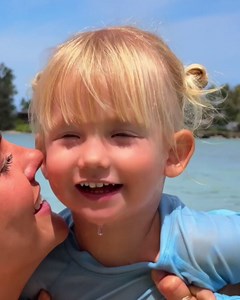 Swim Diapers Size 3 (13-24 lb) - Pampers Splashers Disposable Swim Pants, Small, Pack of 2 (Twinpack), 20 Count