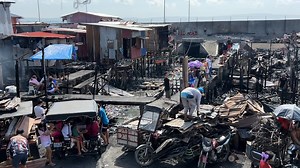 22K views · 409 reactions | TAN-AWA! SITWASYON sa Barangay 21-C Piapi Boulevard, Davao City karong buntag, Oktubre 3. Daghang residente ang apektado sa sunog, Huwebes sa hapon, Oktubre 2. Base sa initial report sa City Social Welfare and Development Office (CSWDO), gibanabanaang kapin 400 ka balay ang nasunog. via | Yujhinutan, Newsline Philippines. | Newsline Philippines | Facebook