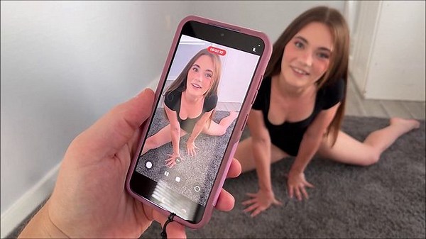Gymnast Little Step Sis Gets Stretched - Juniper Ren - Family Therapy - Alex Adams