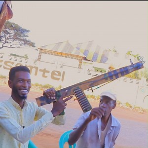 1.8M views · 72K reactions | Qorigaan ayuu gacantiisa ku sameeyay kadib markii loo sheegay in itoobiya ay duulaan ku tahay badda Soomaaliya. | Allaale Faarax Yaame | Facebook