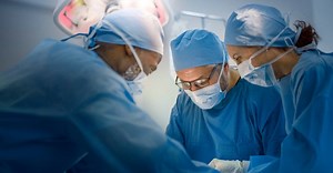 Caso inédito: Gêmeas trans fazem cirurgia de readequação de sexo em SC