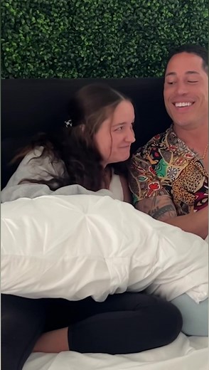 Has this ever happened to you? 😧🤯 #pillowchallenge #pillowtalk | Blake K