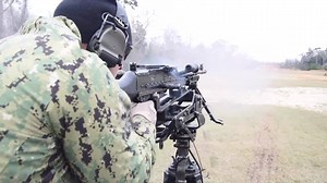 45K views · 451 reactions | 가장 인기 높은 기관총 FN M240 기관총, 미 해군 특수작전주정...