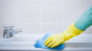 How to deep clean your bathroom quickly