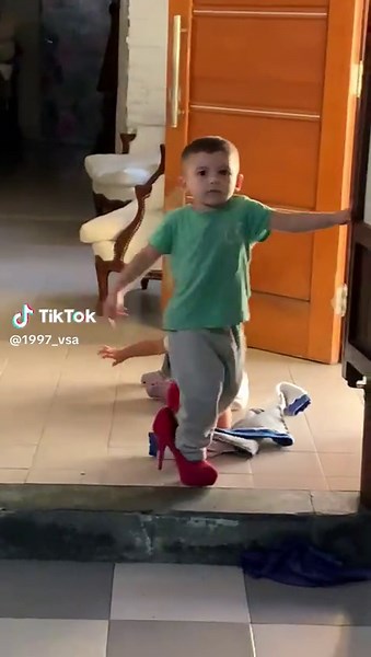 Baile divertido con risas y sorpresas