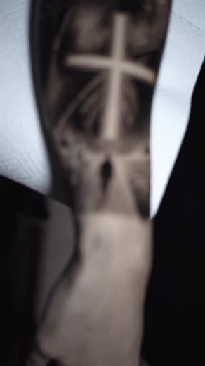 ⚠️Wir vergeben die letzten verfügbaren Spots bei unseren Künstlern im November & Dezember ‼️🩸 ➖➖➖ Sichert euch noch einen der letzten freien zeitnahen Termine in diesem Jahr bevor alle Sessions vergeben sind☝🏽⚠️ - Wir haben kommende Woche noch vereinzelt Zeit und auch Anfang Dezember 🔥 ➖➖➖ 📲Jetzt melden und Termin buchen - profitiert von unseren aktuellen Angeboten 🗓️ #booknow #bestintown #tattoostudioheidelberg | Ink District Heidelberg