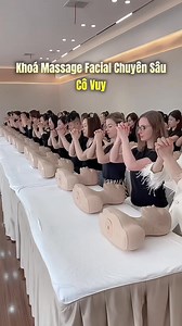 1.3M views · 20K reactions | Khoá học massage chuyên sâu facial Cô Vuy  Khoá khai giảng tiếp theo 14/7 ib ngay cho Vuy để nhận ngay ưu đãi❤️ nhận setup background quay clip truyền thông thương hiệu spa #navybeautyspa #dohoangthuyvuy #goidauduongsinh #massagetrunghoa #massagefacial #massage #massa #luyentay #reels | Gội Đầu Dưỡng Sinh Cô Vuy | Facebook