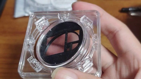 厚さ3mmのMakerChipならセリアのコインケースが使えるのか、(MakerChipの規格をさっき調べて検証した)