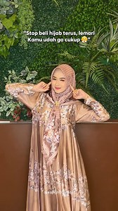 Gak bisa! kalau ada yang baru pasti auto checkout 😆 . Weekend nanti gausah bingung mikirin pake apa, karna udah ada Melisha Scarf. Yang mana nih warna favorit kamu? 🙌 __ 🥳 𝗦𝗽𝗲𝗰𝗶𝗮𝗹 𝗽𝗿𝗶𝗰𝗲 = 𝟮𝟬𝟳.𝟬𝟬𝟬, 𝗷𝗮𝗱𝗶 👉🏻𝟭𝟵𝟳.𝟬𝟬𝟬 Udah dapetin scarf secantik ini dengan material Voal spesial Alya Hijab yang semuanya udah dikemas dengan Box exclusive! . Pastikan dearest udah check out warna-warna cantiknya. Melisha Scarf ini hadir dalam warna-warna soft nan girly yang bisa jadi penye