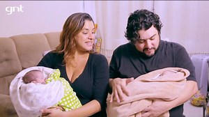 Edson e Joana esperaram bastante para receberem a notícia de que estavam esperando duas lindas bebês, Julia e Laura. Elas vieram ao mundo em um emocionante parto normal com Edson o tempo todo ao lado de Joana. ❤ | GNT