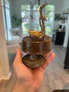 Vintage Copper & Brass Swan Music Box – Rotating Swans - Etsy Canada