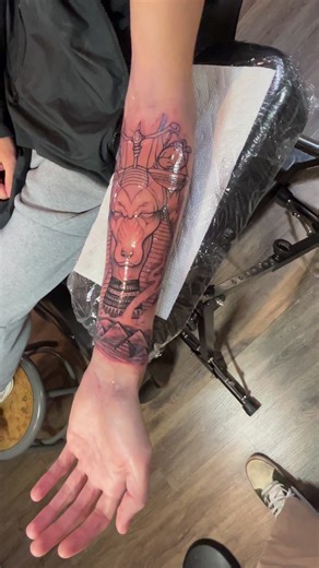 11 reactions | Who doesn’t love a good Anubis piece? This tattoo done...