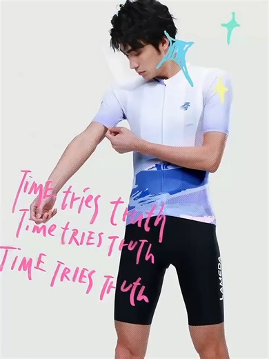 Fashion Meets Function. #cycling #cyclinggear #cyclingapparel #cyclingwear #cyclinglove #roadbike #roadcycling #cyclingjersey #cyclingshirt #lameda #lamedacycling #adventure #outdoor #rideyourbike #cyclingshot #cyclingpics | Lameda