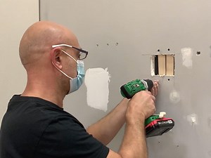 Comment reboucher un trou dans du placo ? | Leroy Merlin