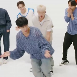 1K views · 396 reactions | [VID] SEVENTEEN TAKE A FRIENDSHIP TEST Em thì nhiệt tình nhảy, anh thì nhiệt tình vỗ  Nhìn là thấy tình bạn vô cùng uy tín   https://youtu.be/lfdwYDYyy5c Via: hoshzone #HOSHI #SEVENTEEN #순영 #권순영 #호시 #세븐틴 #ホシ Fin | Firester Hoshi - Like17VN | Facebook