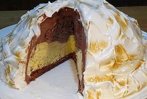 Tarta Alaska súper fácil (Tarta de helado con merengue) - Paperblog