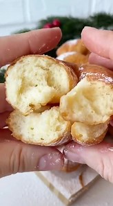 #дочаюнапризьбі ТРАДИЦІЙНІ УКРАЇНСЬКІ ВЕРГУНИ 🥰 ІНГРЕДІЄНТИ (~ на 48 шт.): ✅ 250 мл теплого кефіру ✅ 10 г живих дрідждів ✅ 40 г цукру ✅ 650-750 г борошна ✅ 10 г ванільного цукру ✅ 1/2 ч.л. солі ✅ 1 ч.л. розпушувача ✅ 2 яйця ✅ 200 г сметани ✅ олія - для смаження TikTok автор: yummy.lera | Чай на призьбі