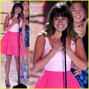 Lea Michele Dedicates Teen Choice Award to Cory Monteith (Video)