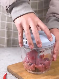 2.4K views · 40 reactions | #Jikoexpress #MiniHachoirManuel ✨️ Mini Hachoir Manuel Disponible en Gros et en Détails  ✅ Qualité Garantie ☎️: (+225) 0767470093 | Jiko | Facebook