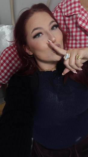 i love outsmarting men 🤓 #makeup products used: @urbandecayuki slick brow gel, face bond foundation @narsissist pot concealer, laguna bronzer @nyxcosmetics_uk face glue, buttermelt highlight @milkmakeup jelly blush and bronzing stick @hudabeauty easy bake powder, lip stain liner @kvdbeauty tattoo liner @tatti_lashes TL6 lash @eylureofficial 18 hour lash glue @thayers toner @kiehlsuki ultra facial cream @morphebrushes_uk brush set @charlottetilbury pillow talk lipstick | megssfx