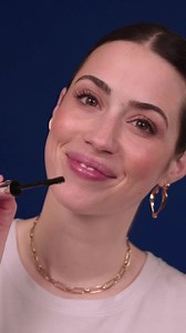 2.1K views · 36 reactions | Préparez Noël en beauté avec Margaux grâce à ce tutoriel maquillage. Êtes-vous prêtes pour cette nuit enchantée ? ✨ #drpierrericaud #drpierrericaudfrance #makeup #christmas #ideecadeau #Noël #tuto #getreadywithme | Dr Pierre Ricaud | Facebook