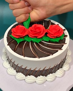 5.5K views · 192 reactions | Step-by-Step Guide to Creating a Floral Cake Design | Cake Decor | Facebook