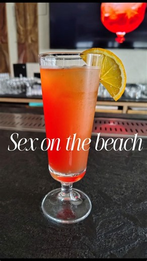 Sex on the Beach Cocktail Recipe 🍹 #cocktails #drinkmaster #vodkacocktails