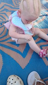 She don't like being dirty 😹😹🙌🏽 #daddysgirl #vhii #albinismawareness | Khotsia Vhii