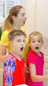 Diana and Roma help mom cook #shorts#dianaroma #Dianayromaespanol #Diana #elsavador #reelfypシ゚ #mexico #reelsfyp #peru #reelsvideoシ #spanyol #reel #Guatemala #reelsfb | Diana y Roma en español