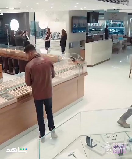 1.2M views · 27K reactions | استقل بيه قصاد الناس..فـ اداله درس مستحيل ينساه  الاجهر بيستعرض مهارته في محل الالماظ #الاجهر | Series Cuts | Facebook