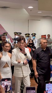 Hello, Alden & Kathryn! 😍 #HelloLoveAgain #HelloLoveAgainWorldPremier #StarCinema #AldenRichards #KathrynBernardo | Mack Mamplata