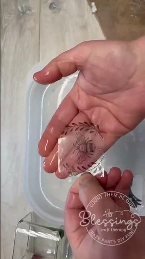 Holy moly diy transparent labels?? With packing tape?! 🤯 #easycrafts #diylabel