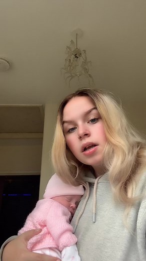 Ellie:)Xo (@ellie.sxxxx)’s videos with