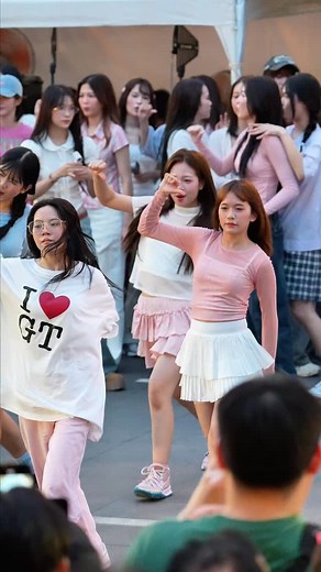 @saonoi.bnk48official - Beginner #SaonoiBNK48 #BNK48 #ColorconWinkTH_Busking #BabyTigerCave | Saonoi BNK48 Thailand Fanclub