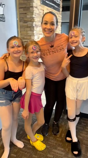 We had the most amazing summer training dancers, cheerleaders and teams from all over metro detroit ✨ It was one for the books and we can’t wait to see what you all bring to the floor this season! Fall fitness, dance and acro training schedule now available for memberships and class packages. DM, 🔗 in bio or email for more info! ✉️ : frontdesk@fivecrownfitness.com #dancetraining #acrobatics #prodancer #conditioning #strength #youthfitness #cheerleading #danceteam #shelbytownship #shelbytwp #gro