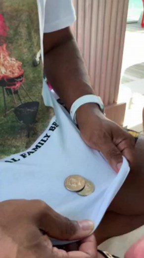AMAZING COIN MAGIC TRICK 🤯😯 #shorts | Master-Pote
