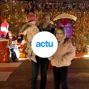 1.7K views · 17 reactions |  80 000 LED et cinq kilomètres de câbles. Elvis a mis trois mois et demi pour fabriquer une incroyable déco de Noël dans son jardin : la maison du Grinch ! Et on peut la visiter ⬇ | Le Républicain - Rédaction de Langon | Facebook