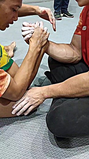 ARM WRESTLER VS 2 MUAY THAI ARM WRESTLING // Pulling after 4 hour rock climbing session // IG : yoshua_sw #armfightthailand #yoshuasw #joshnicholas #fyp #trending #viral #armwrestling #เทรนด์ #จอชนิโคลัส #จอชเด็กปีศาจ #งัดข้อ #นักงัดข้อ #ชายชาตรี #weightlifting #training #beast #godmode #sigma #bakihanma #nopainnogain #discipline #motivation #thailand🇹🇭 #student #armwrestler #schoolboy | Arm Fight Thailand