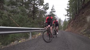 Choo Choo! 🚂🐗 | Global Cycling Network